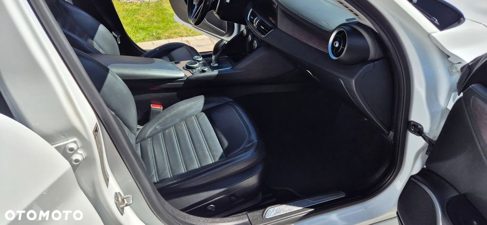 Alfa Romeo Giulia 2.2 D Turbo Super - 15