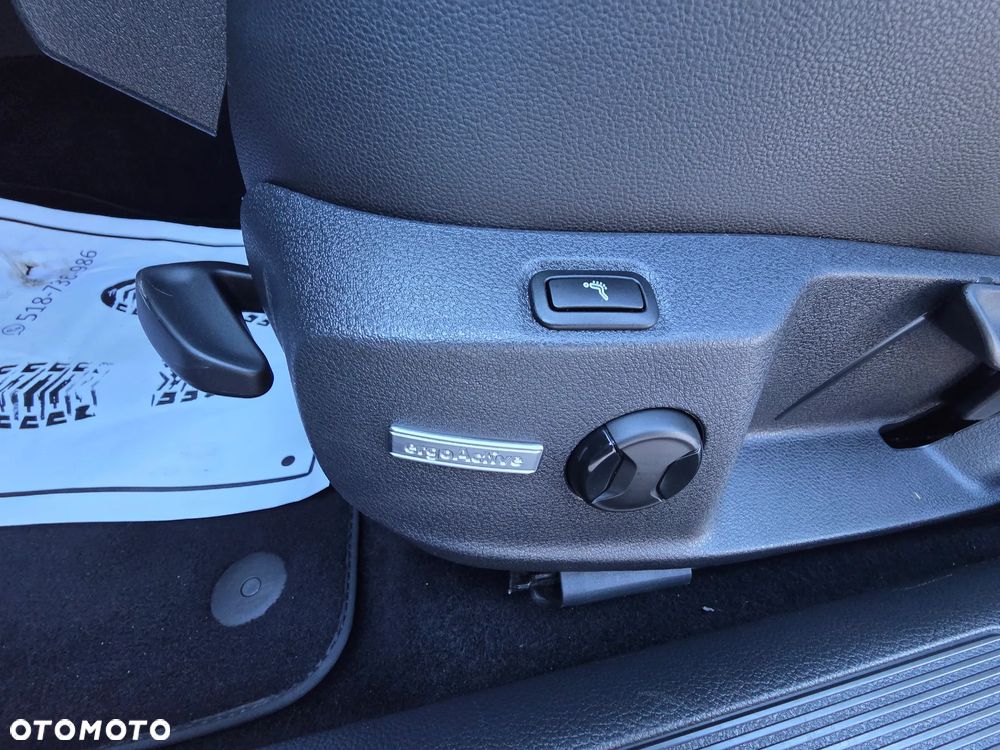 Volkswagen Golf Variant 2.0 TDI BMT 4Mot Highline - 18