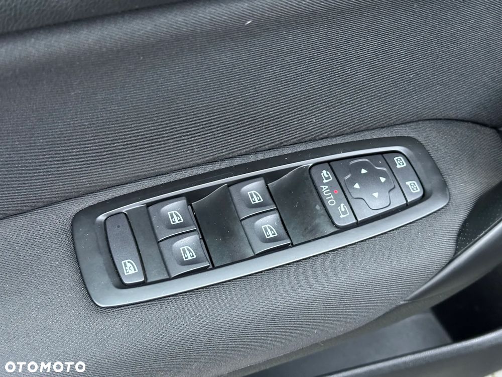 Renault Megane Grandtour ENERGY TCe 130 BUSINESS - 17