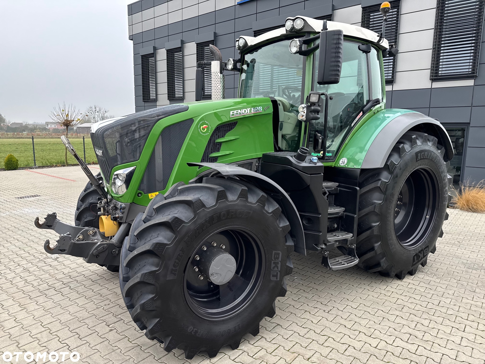 Fendt 828 VARIO Profi Plus - 2