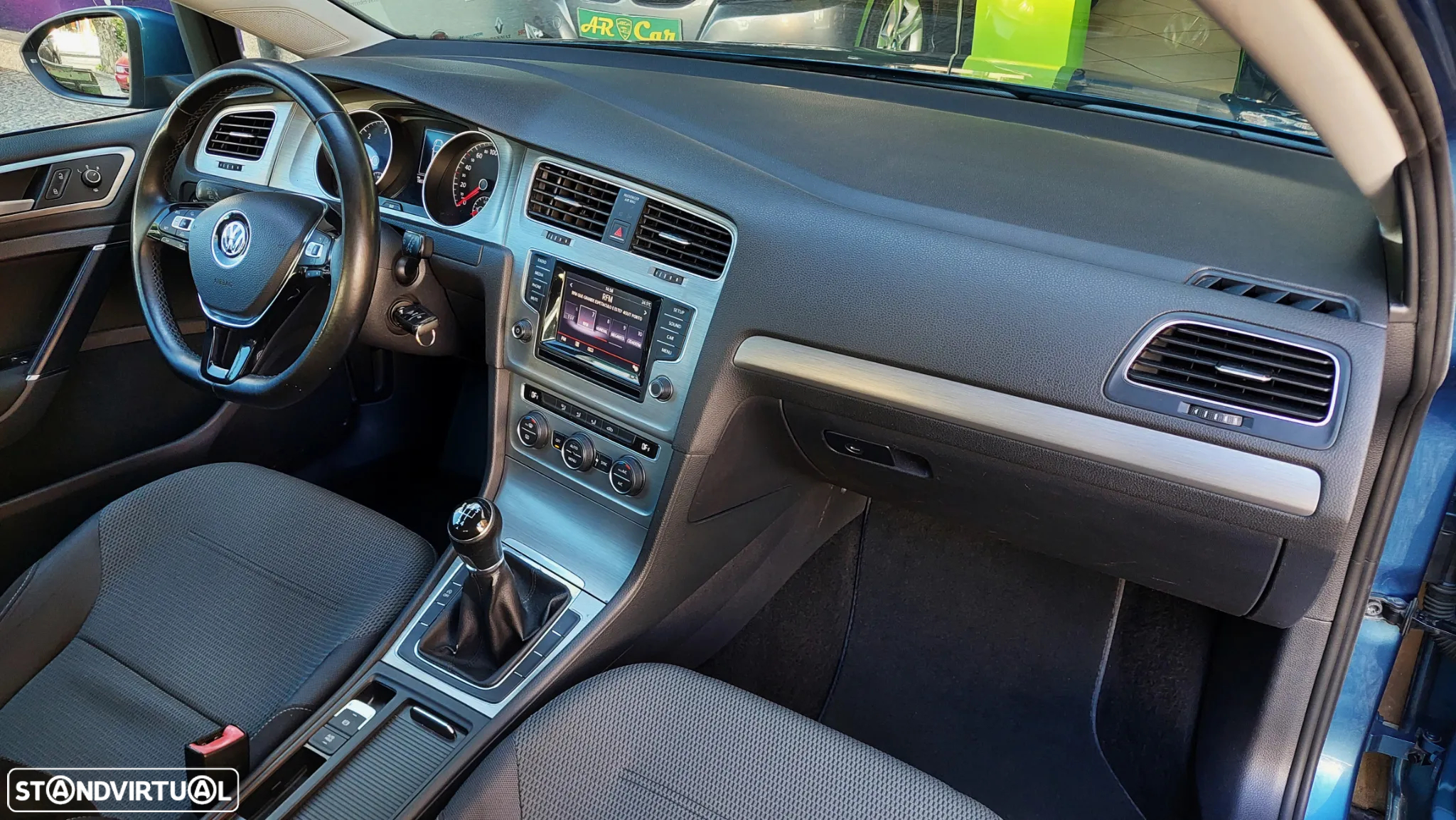 VW Golf 1.6 TDi Trendline BlueMotion - 16
