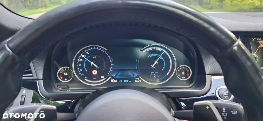 BMW Seria 5 535d xDrive - 25