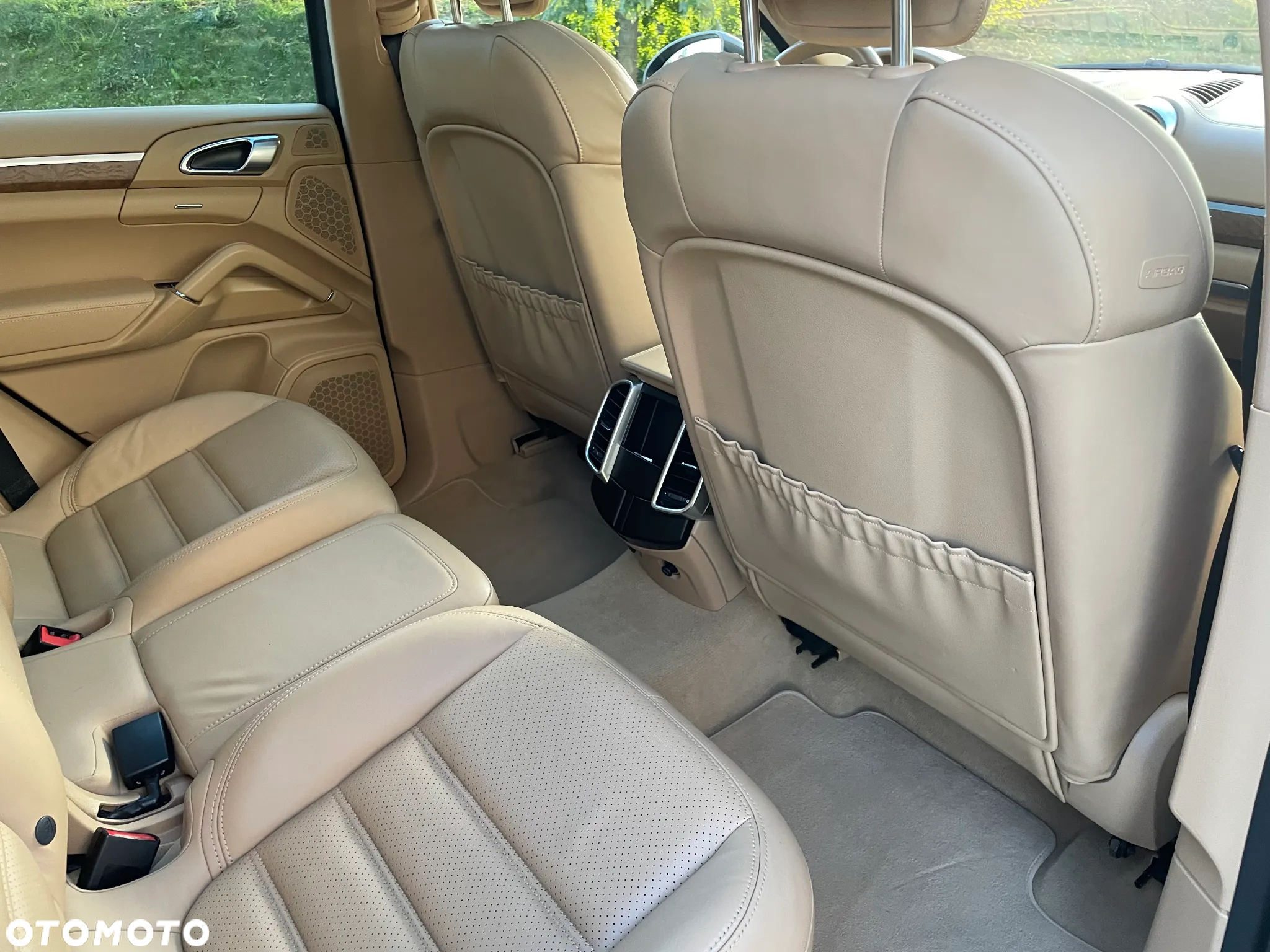 Porsche Cayenne - 14
