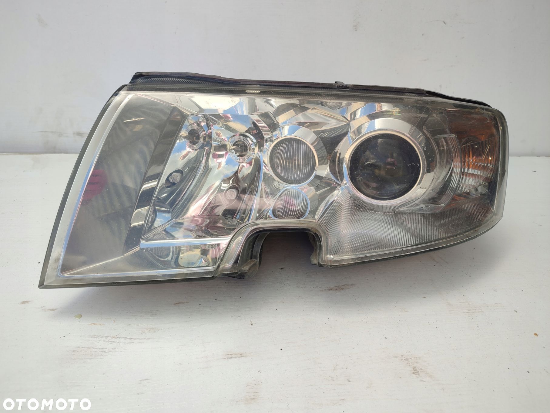 Lampa lewy przód XENON SKODA SUPERB I LIFT EUROPA - 1