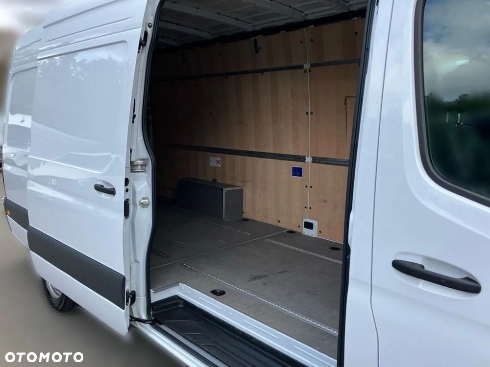 Mercedes-Benz Sprinter - 18