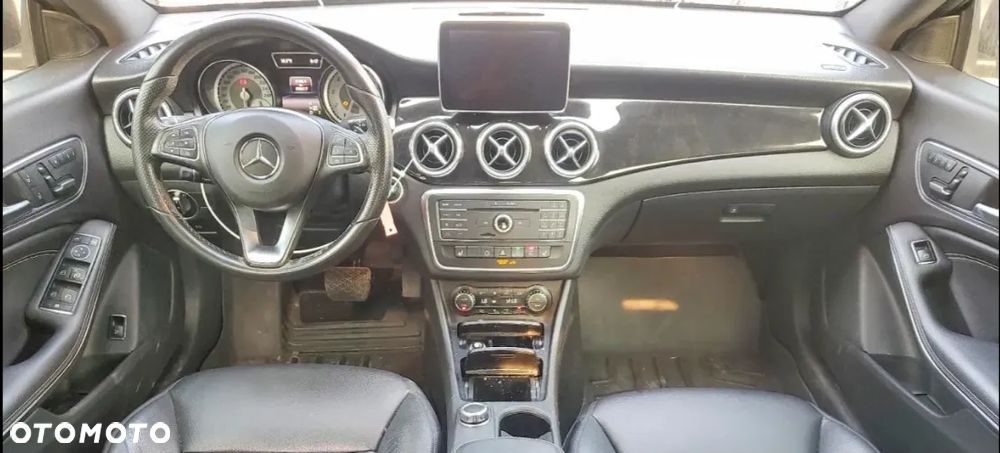 Mercedes-Benz CLA - 2