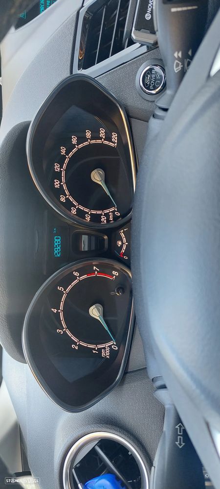 Ford Fiesta 1.0 T EcoBoost Titanium - 21