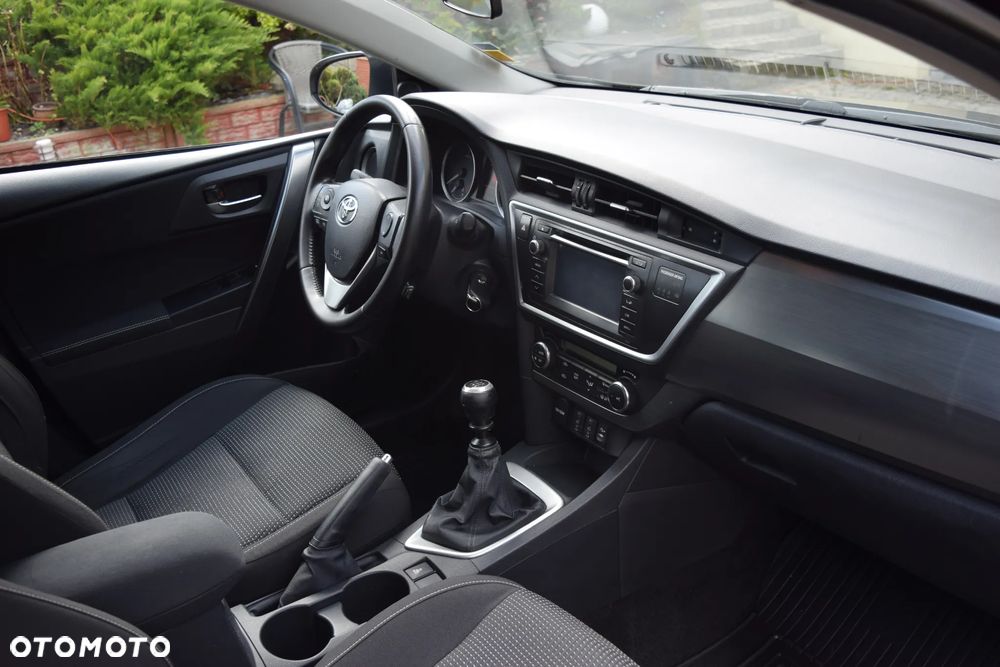 Toyota Auris 1.4 D-4D Design Edition - 17