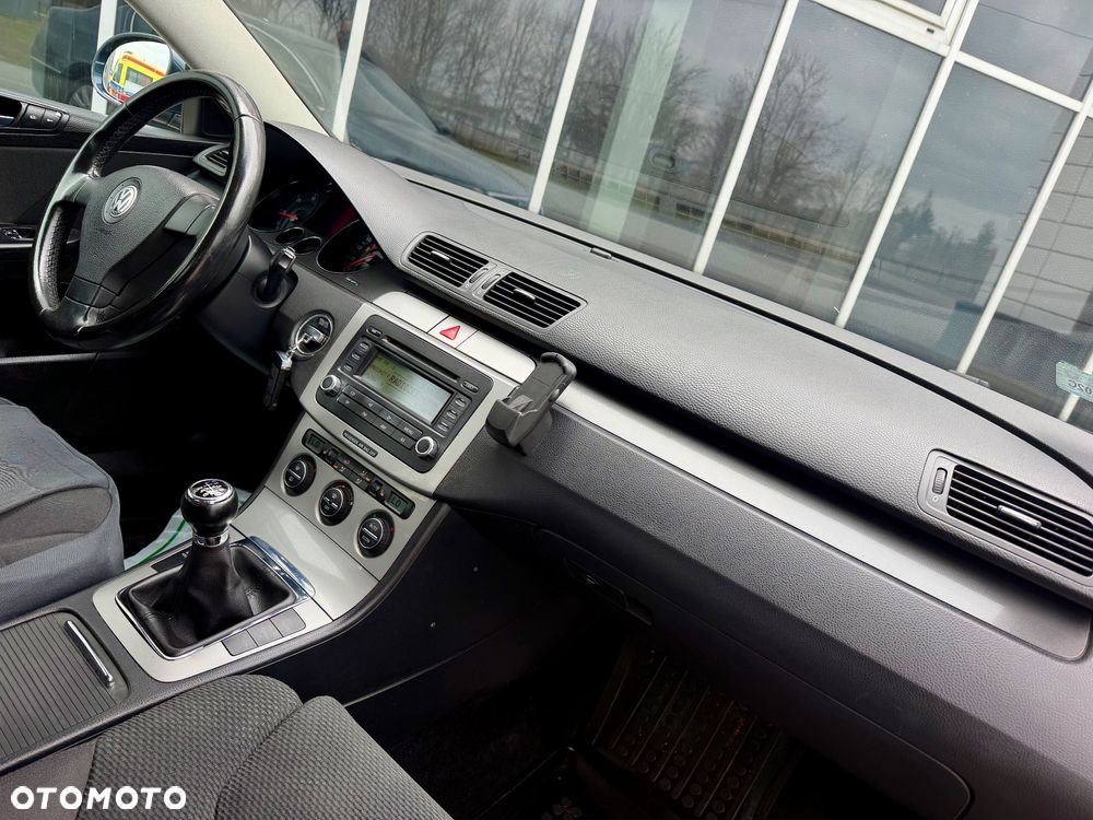 Volkswagen Passat - 34