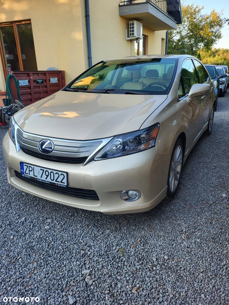 Lexus HS 250h - 1
