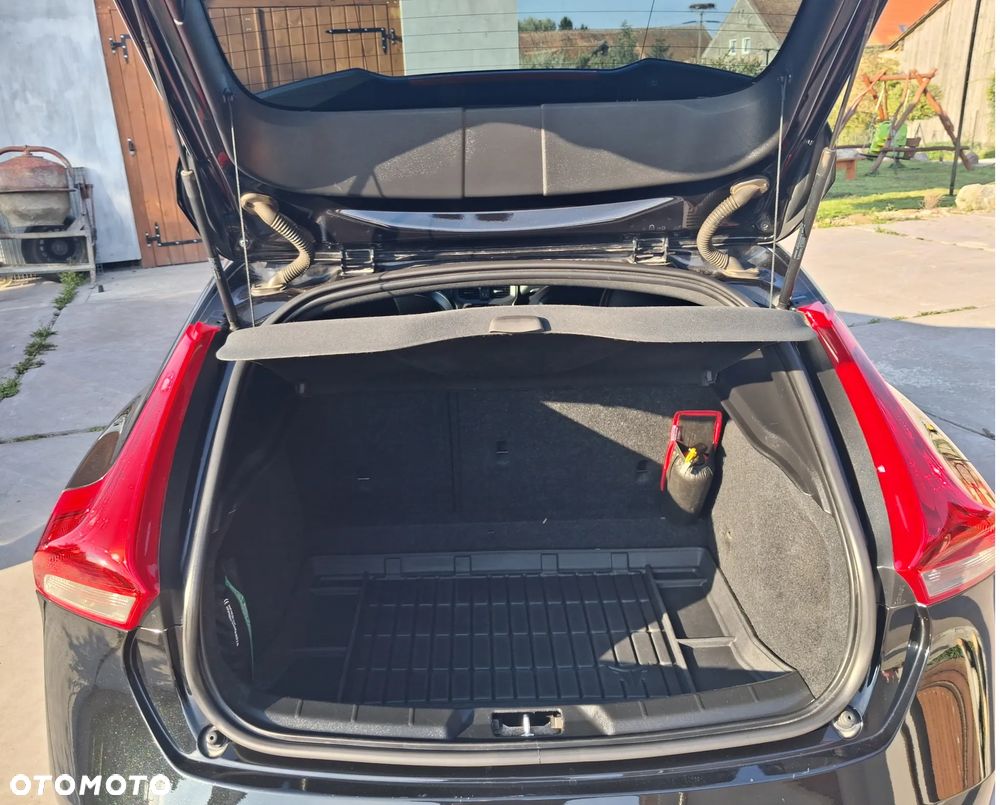 Volvo V40 D2 Drive-E R-Design Momentum - 14