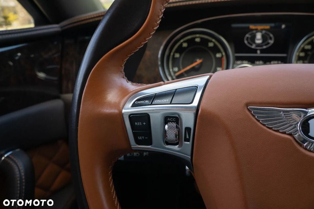 Bentley Flying Spur - 27