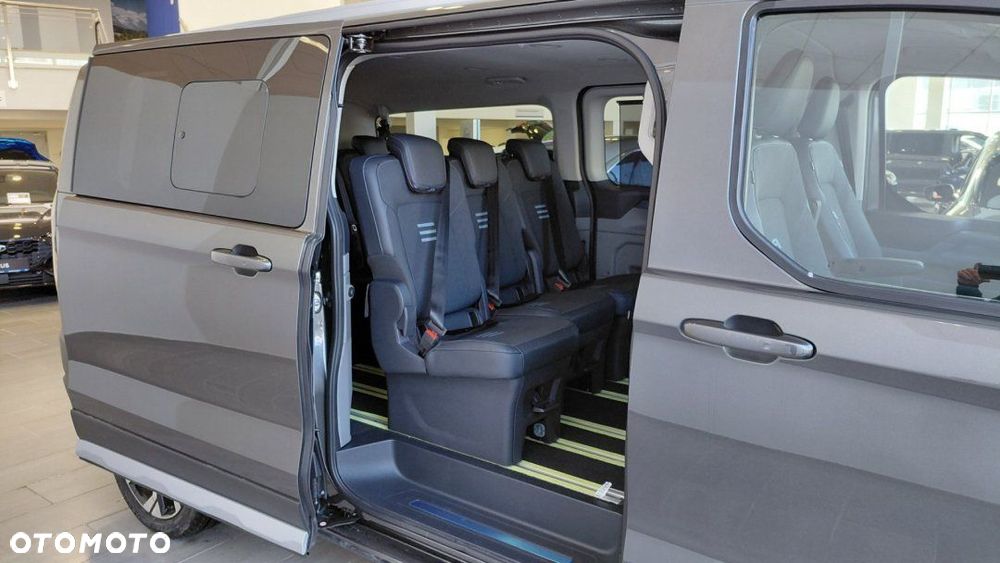 Ford Tourneo Custom - 25