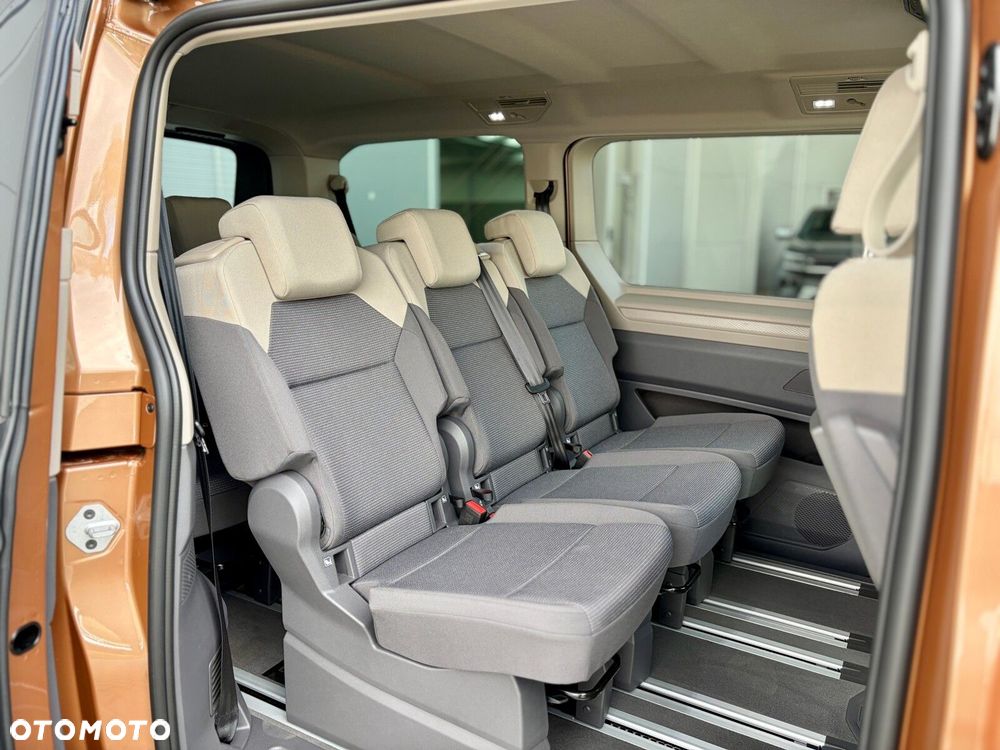 Volkswagen Multivan - 13