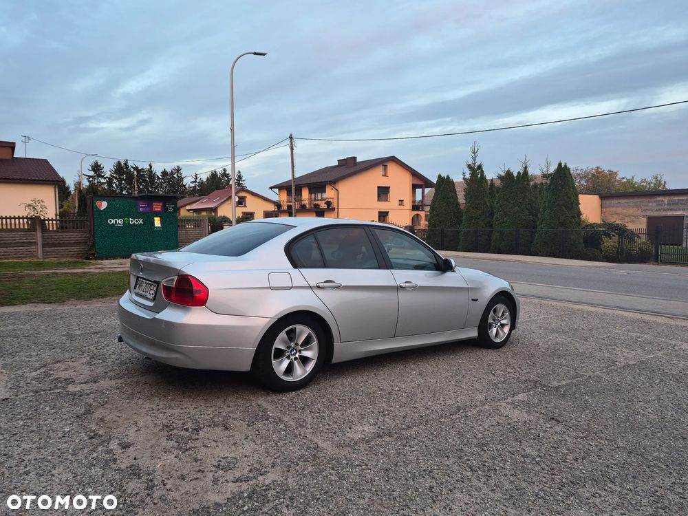 BMW Seria 3 318i - 7