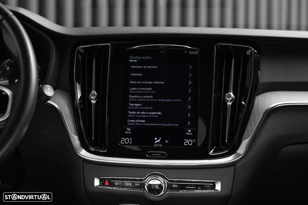 Volvo V60 2.0 B4 Momentum Geartronic - 23