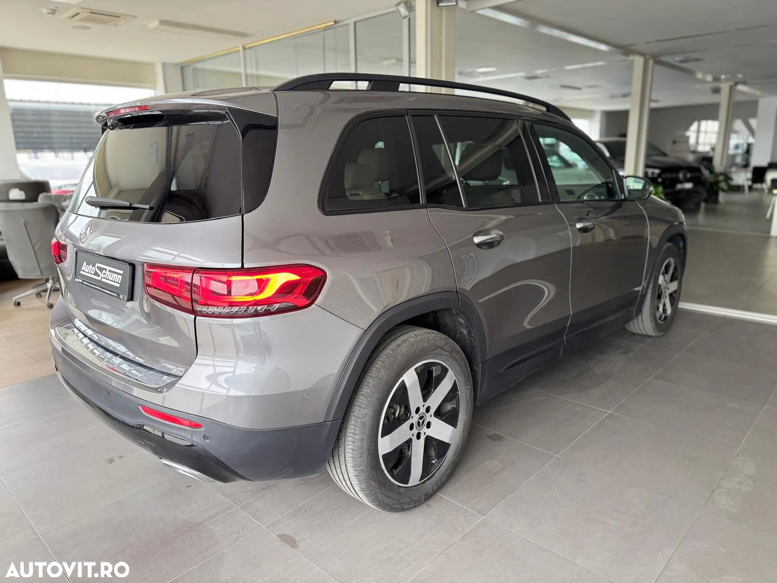 Mercedes-Benz GLB 200 d 4Matic 8G-DCT Progressive - 4