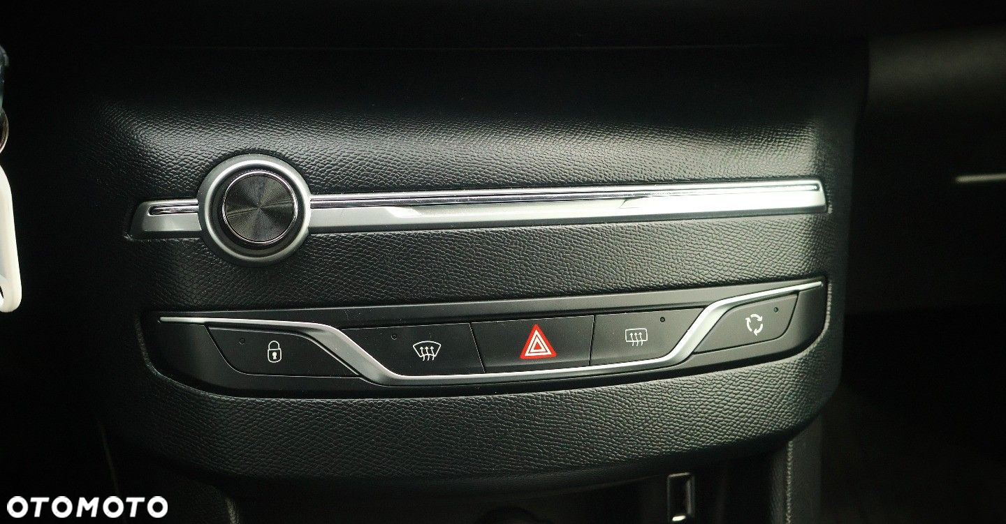 Peugeot 308 - 25