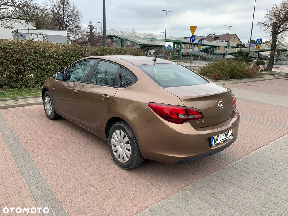 Opel Astra - 4