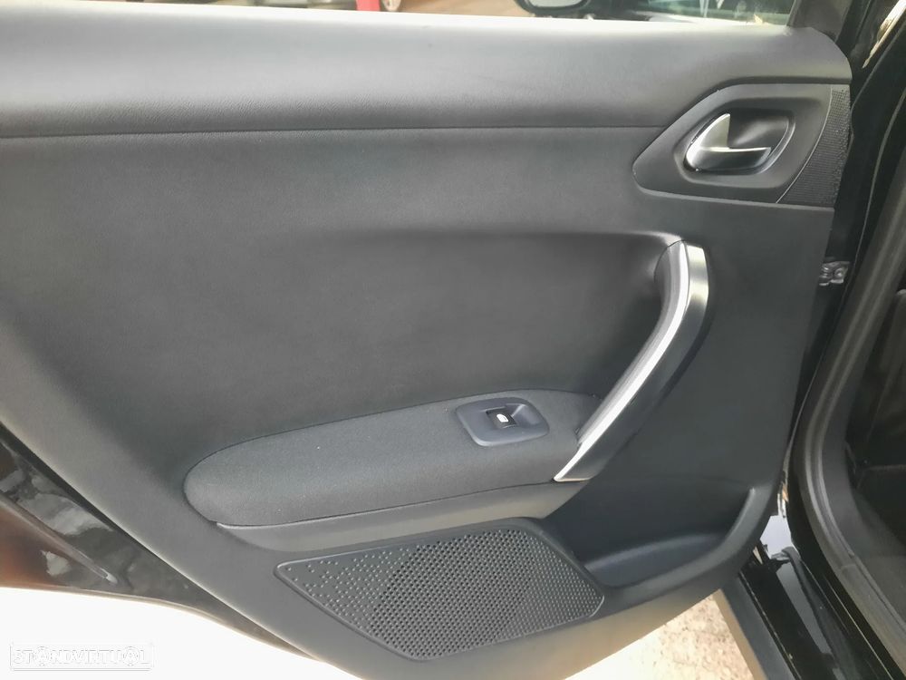 Peugeot 2008 1.6 BlueHDi Allure - 26