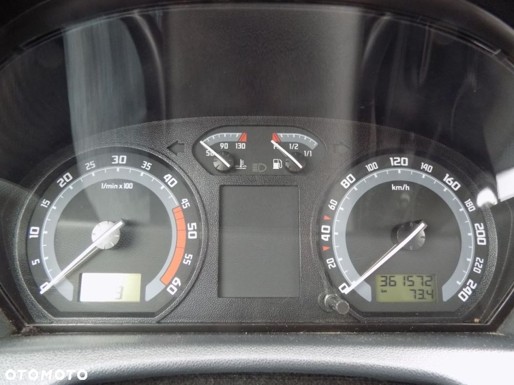 Skoda Fabia - 10