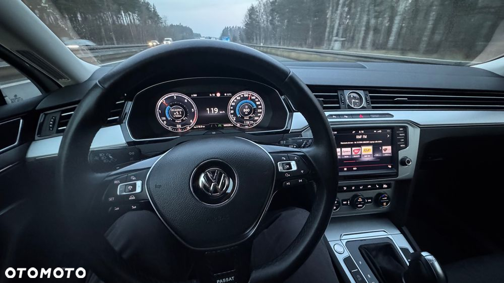 Volkswagen Passat Variant 2.0 TDI DSG (BlueMotion Technology) Comfortline - 19