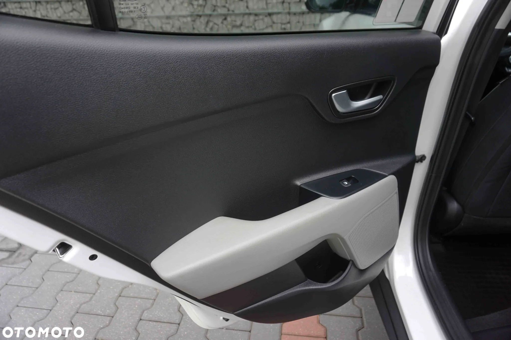 Kia Stonic 1.0 T-GDI L - 23