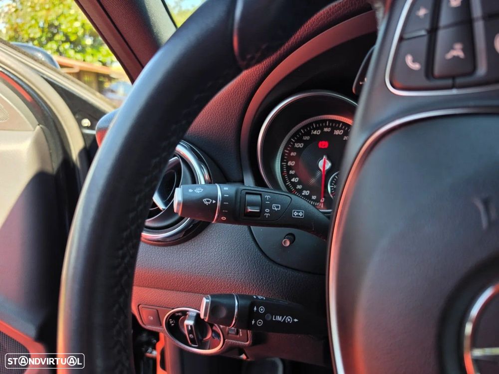 Mercedes-Benz GLA 180 d Aut. - 16