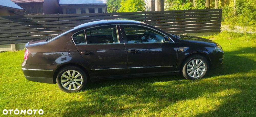 Volkswagen Passat 2.0 TDI Comfortline - 8
