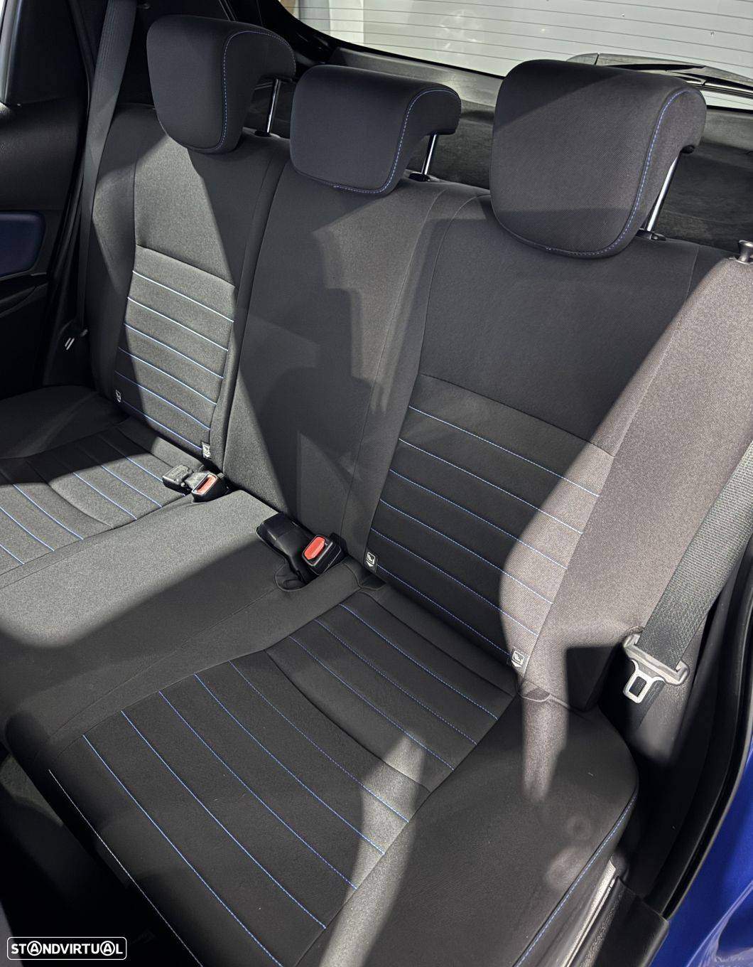 Toyota Yaris 1.5 HSD Exclusive+P.Luxury - 39