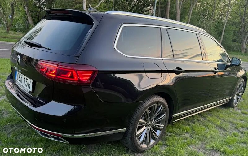 Volkswagen Passat 2.0 TDI SCR DSG 4Motion Elegance - 10