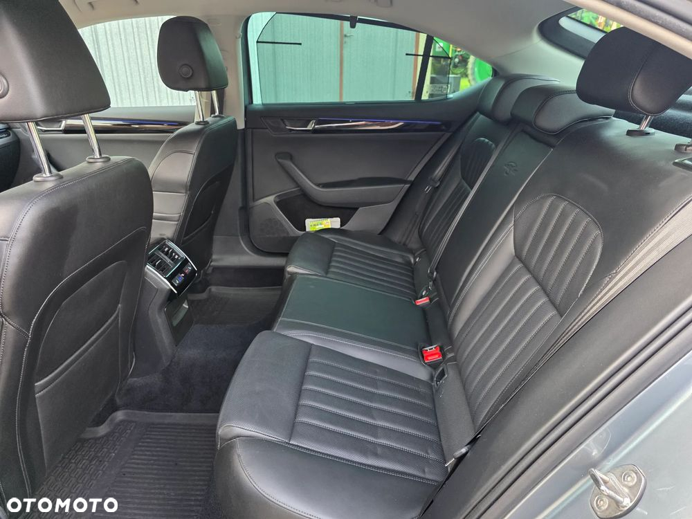 Skoda Superb 2.0 TDI 4x4 L&K DSG - 29