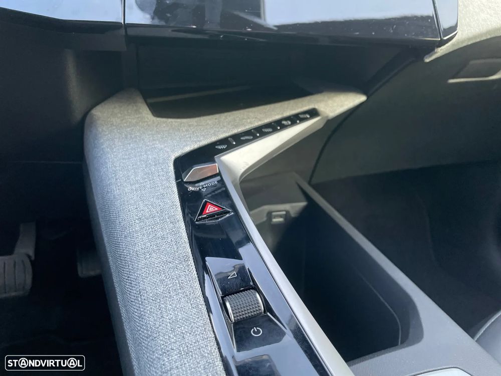 Peugeot 5008 1.2 Hybrid Allure e-DCS6 - 17