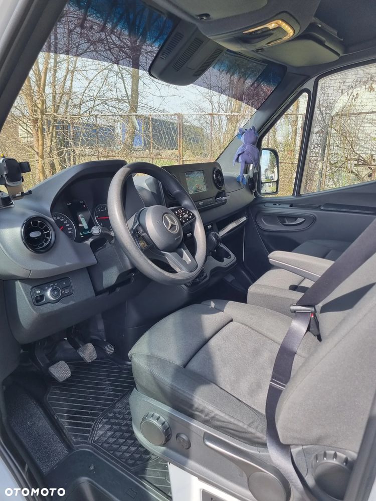 Mercedes-Benz Sprinter - 9