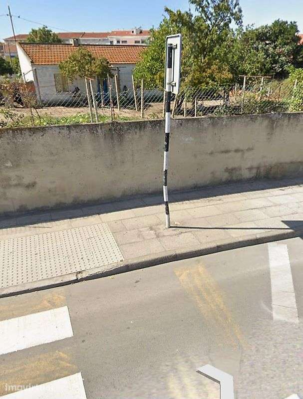 Moradia T1 para venda - Grande imagem: 2/5