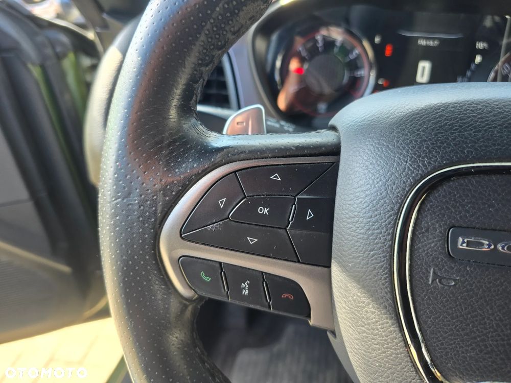 Dodge Challenger - 24