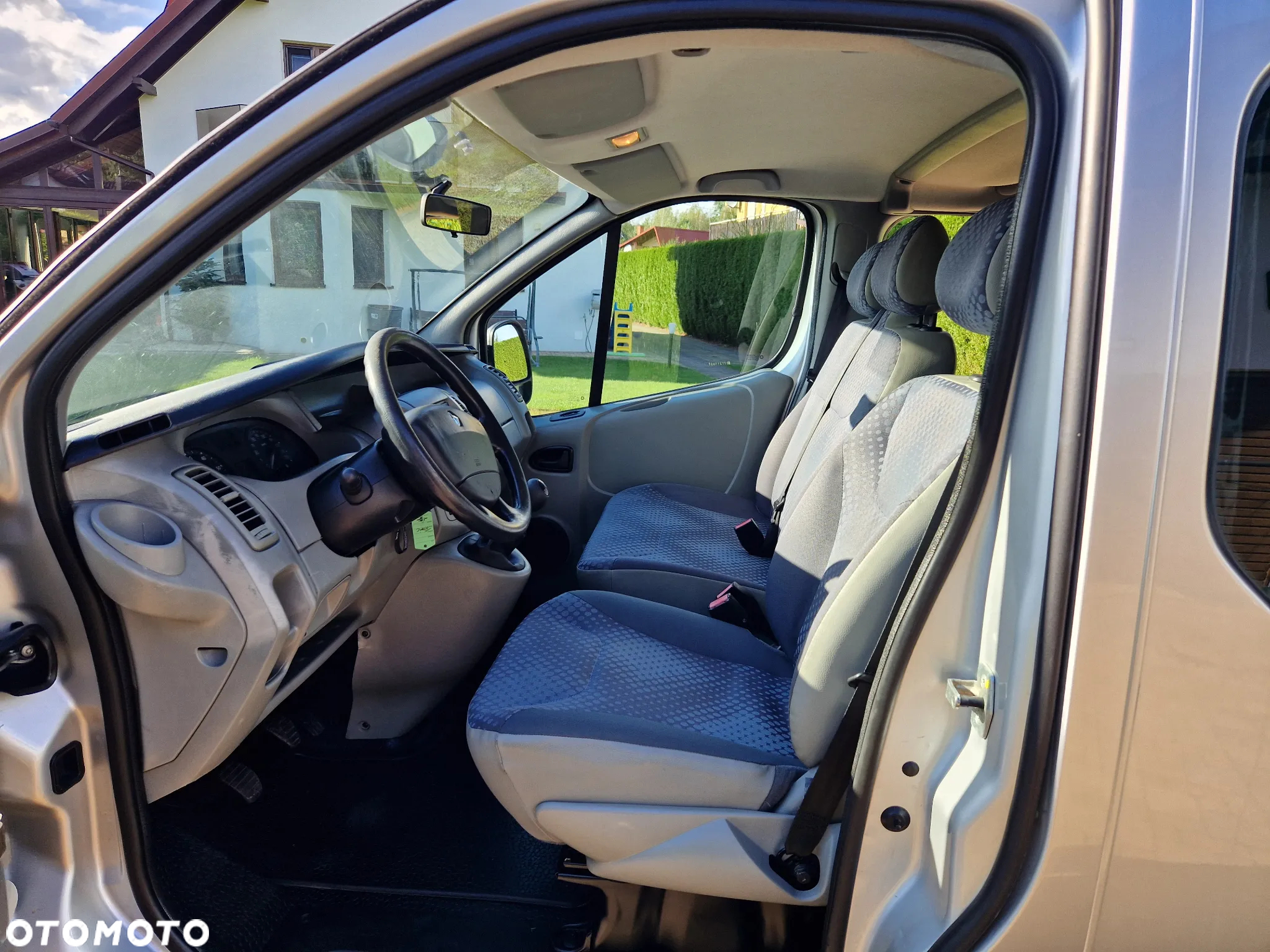 Renault Trafic 2.0 dCi 115 Passenger FAP L2H1 Expression - 11