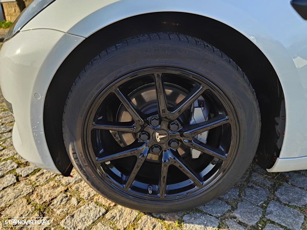 Tesla Model 3 Standard Range Plus RWD - 3