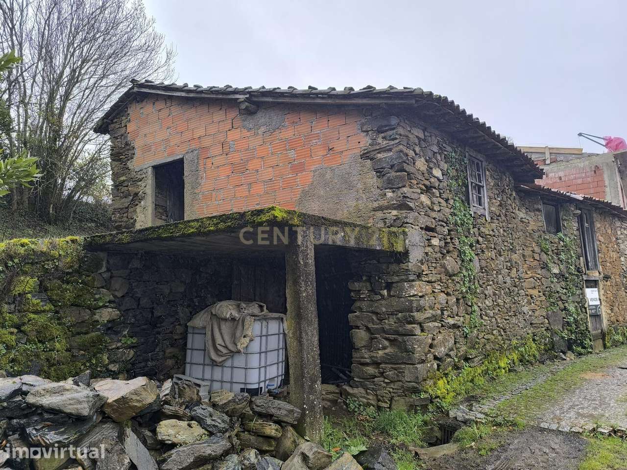 Moradia para reconstruir - Grande imagem: 3/8