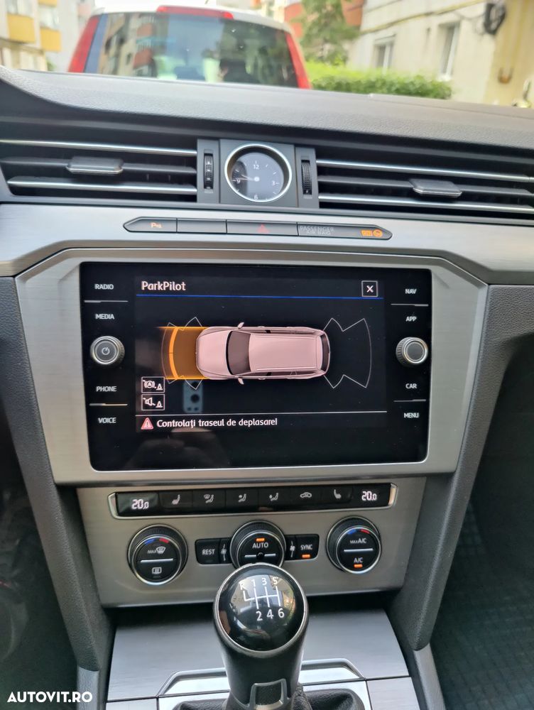 Volkswagen Passat 2.0 TDI Trendline - 19