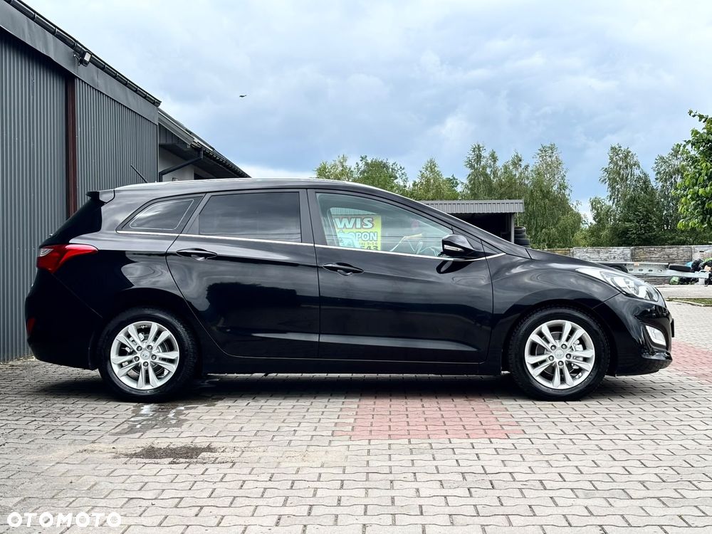Hyundai i30 1.6 CRDi Fifa World Cup Edition - 10