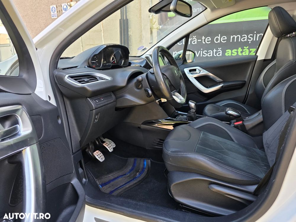 Peugeot 2008 1.2 PureTech Turbo Allure - 8