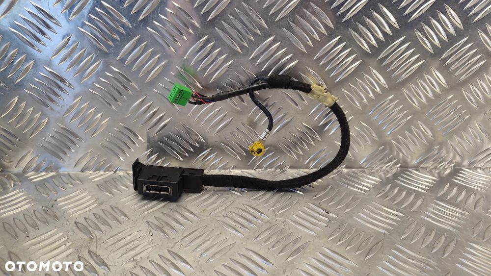 VW TOUAREG 7P 10-18R INTERFACE MEDIA KOSTKA ZŁĄCZE MULTIMEDIA 4F0035727 7P1971086 - 1