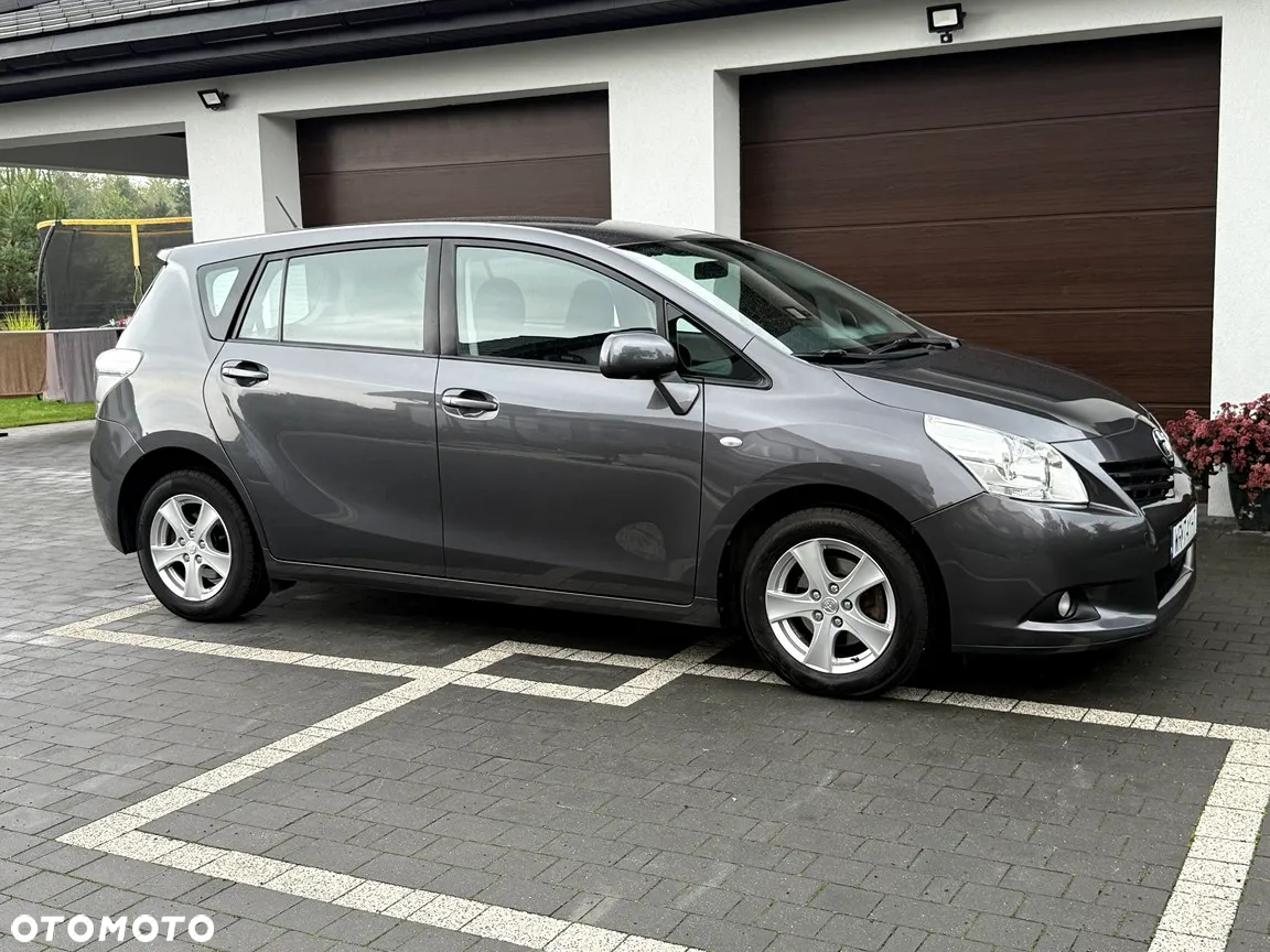 Toyota Verso 1.8 Edition - 10