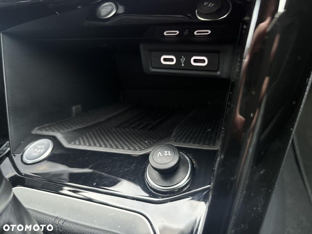 Volkswagen T-Roc 1.5 TSI R-Line DSG - 25