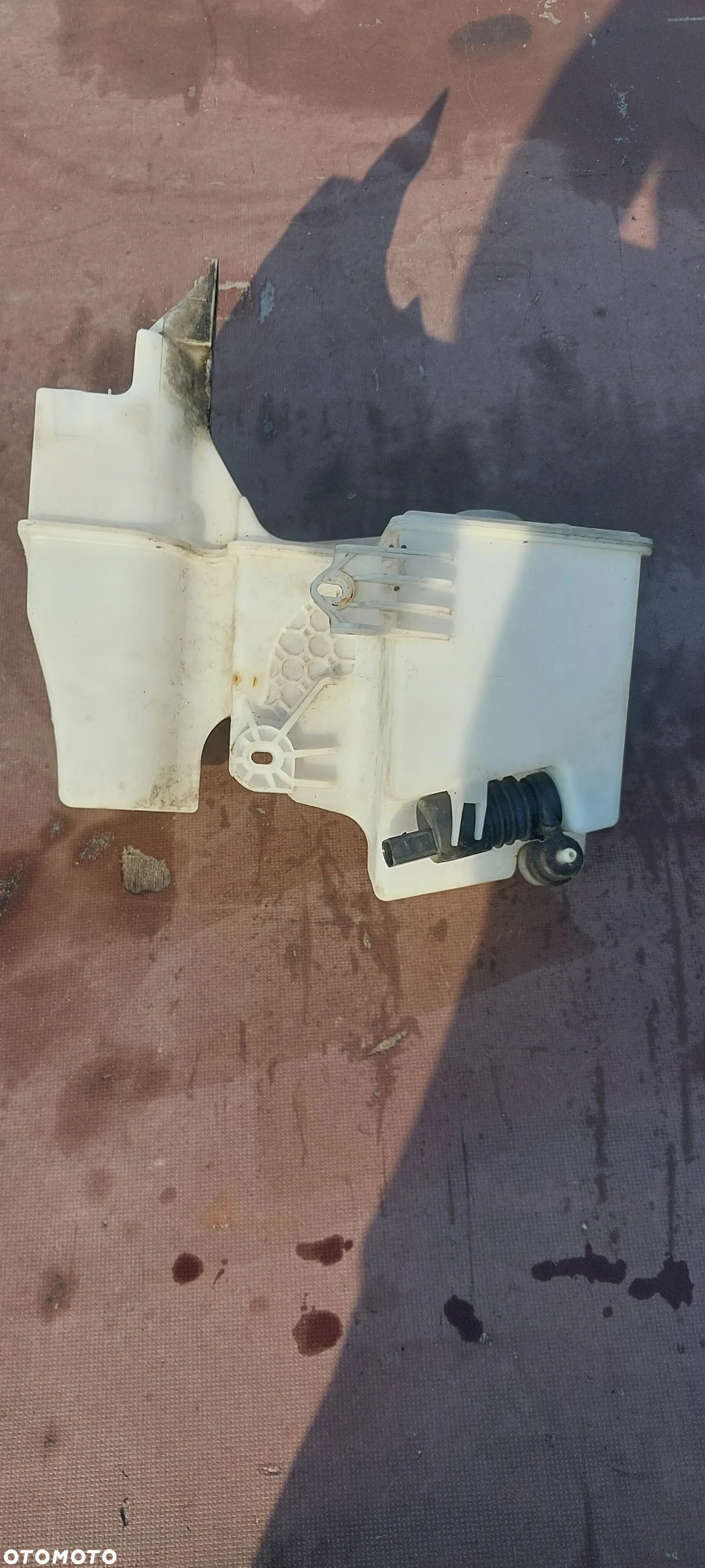 Zbiorniczek spryskiwaczy vw t5 - 4