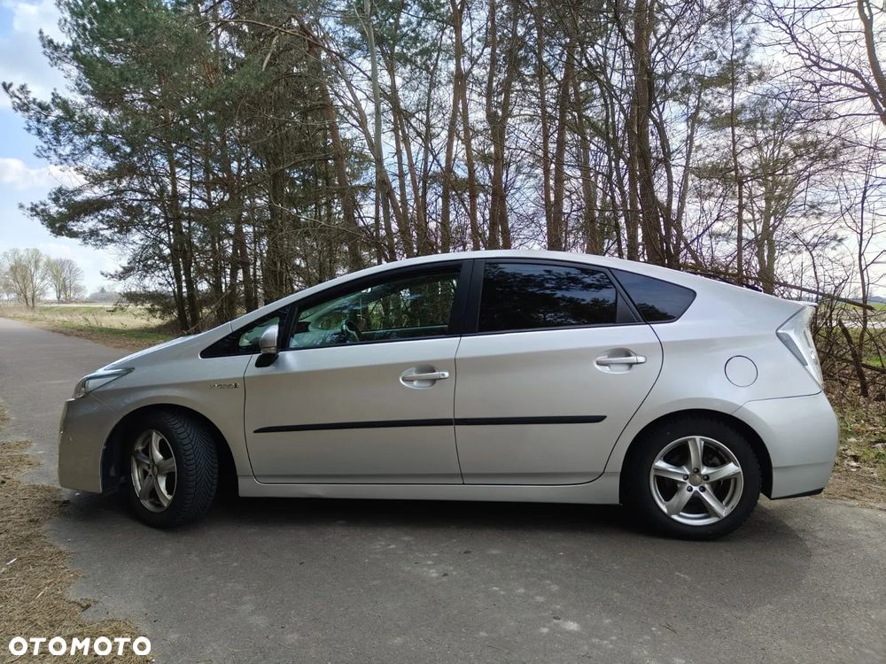 Toyota Prius (Hybrid) - 20