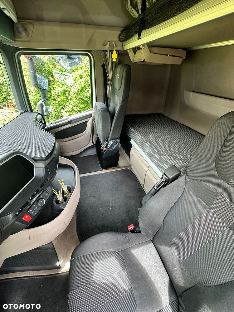 DAF XG - 10