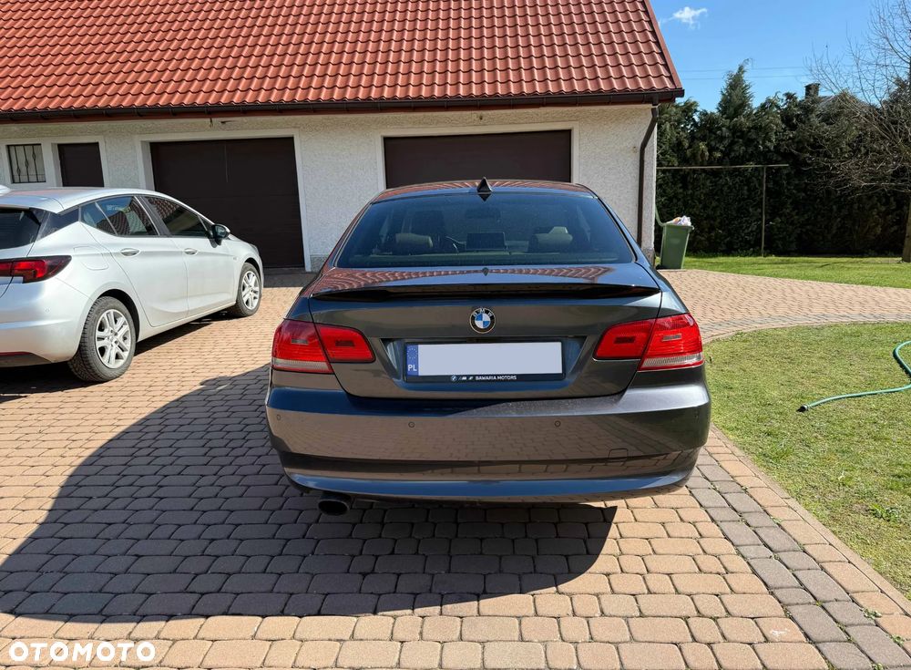 BMW Seria 3 320i - 6