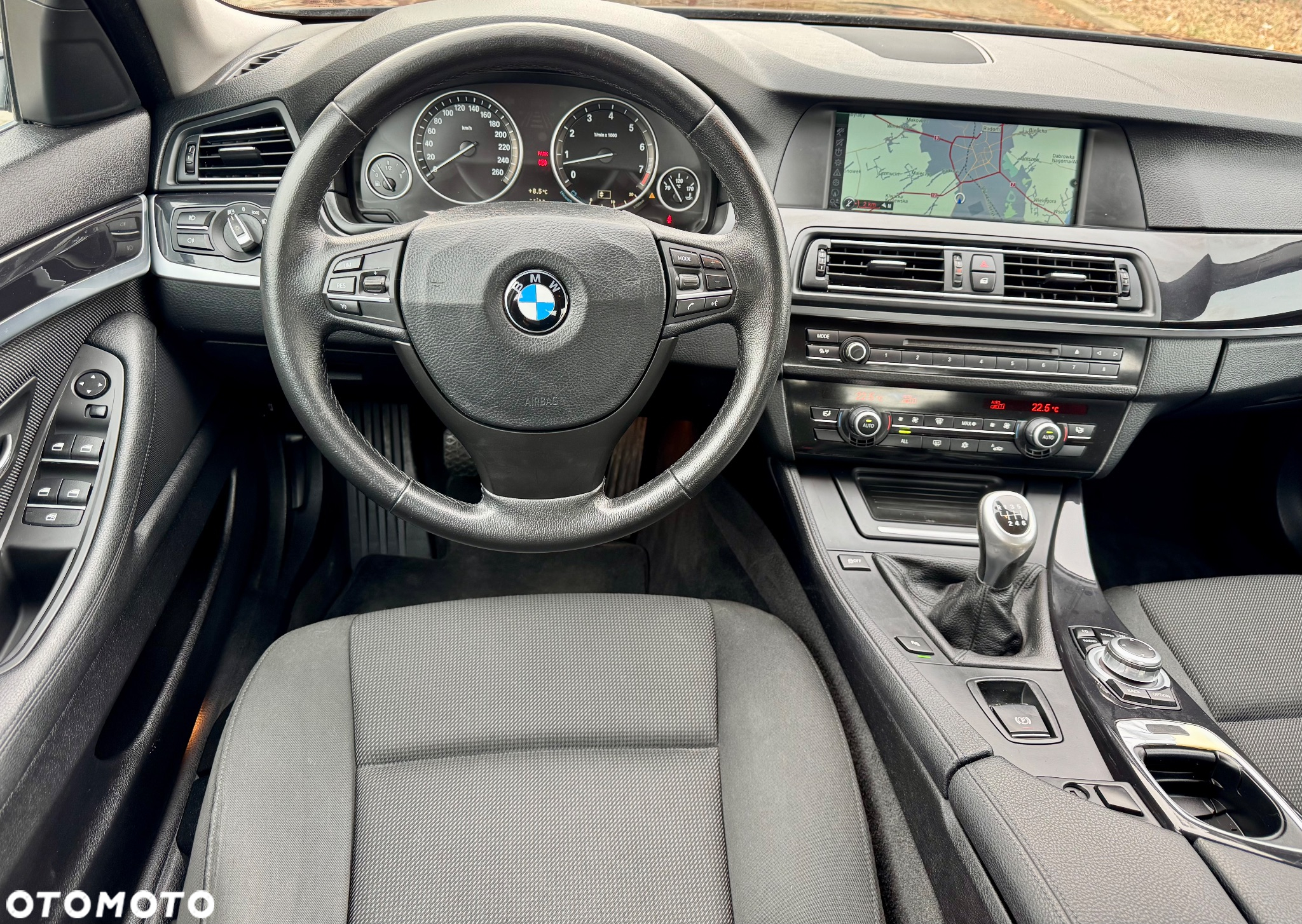 BMW Seria 5 523i - 14